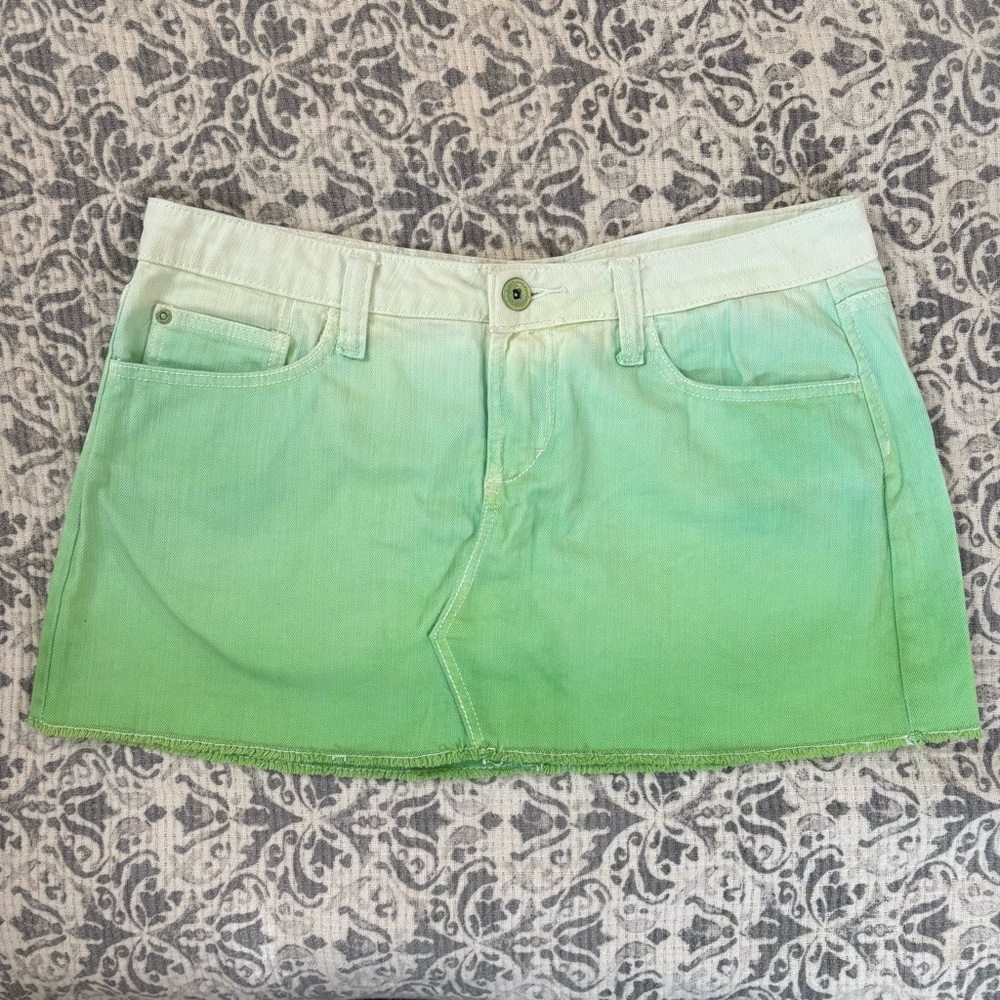 Dollhouse 2000s green ombre mini skirt